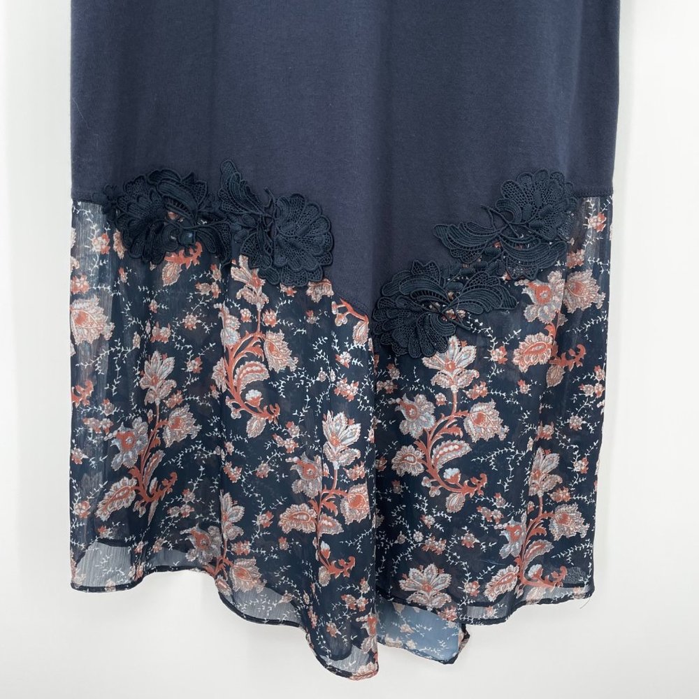 Anthropologie Akemi & Kin Blue Size Large Tunic Top Womens Floral Applique Hem - Picture 3 of 8